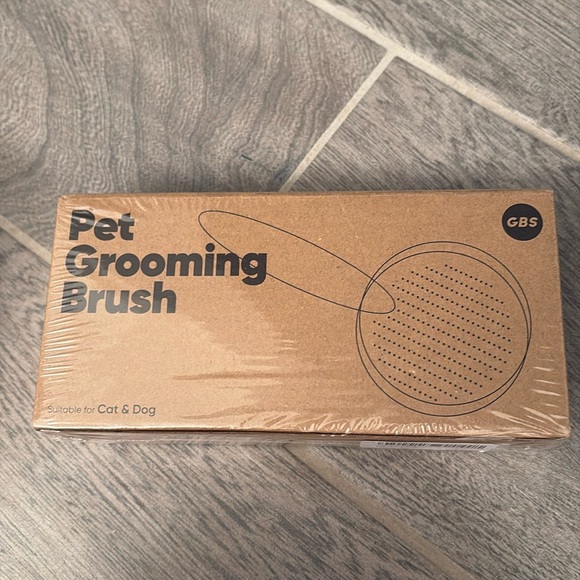 Dog or cat pet grooming brush new - Picture 1 of 6